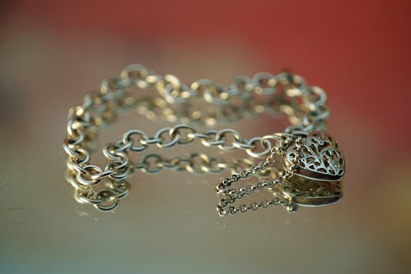 Bijoux gps : l'élégance qui préserve votre sécurité